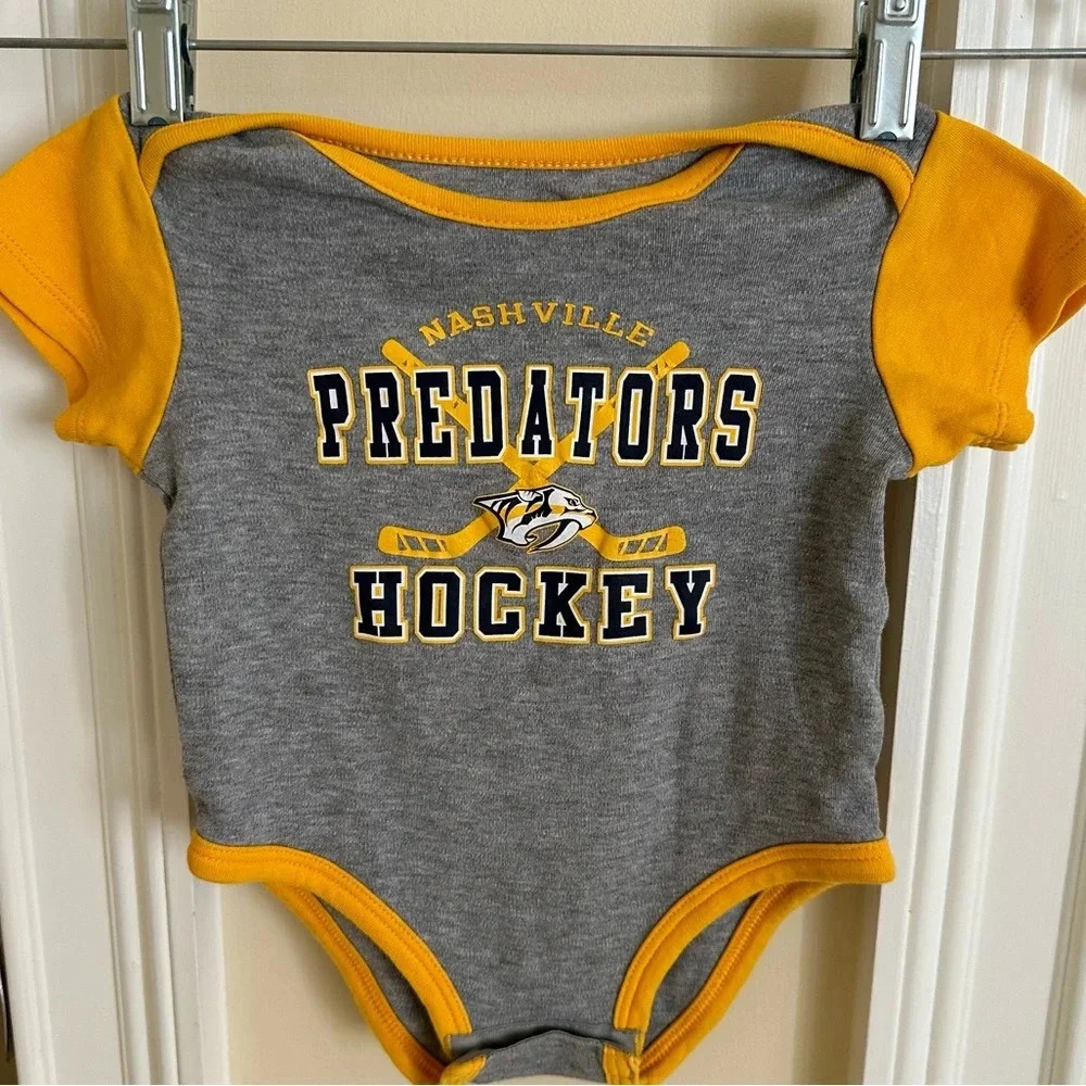 Unisex Baby 18 months NHL Hockey Nashville Predators One Piece‎ Bodysuit Gray